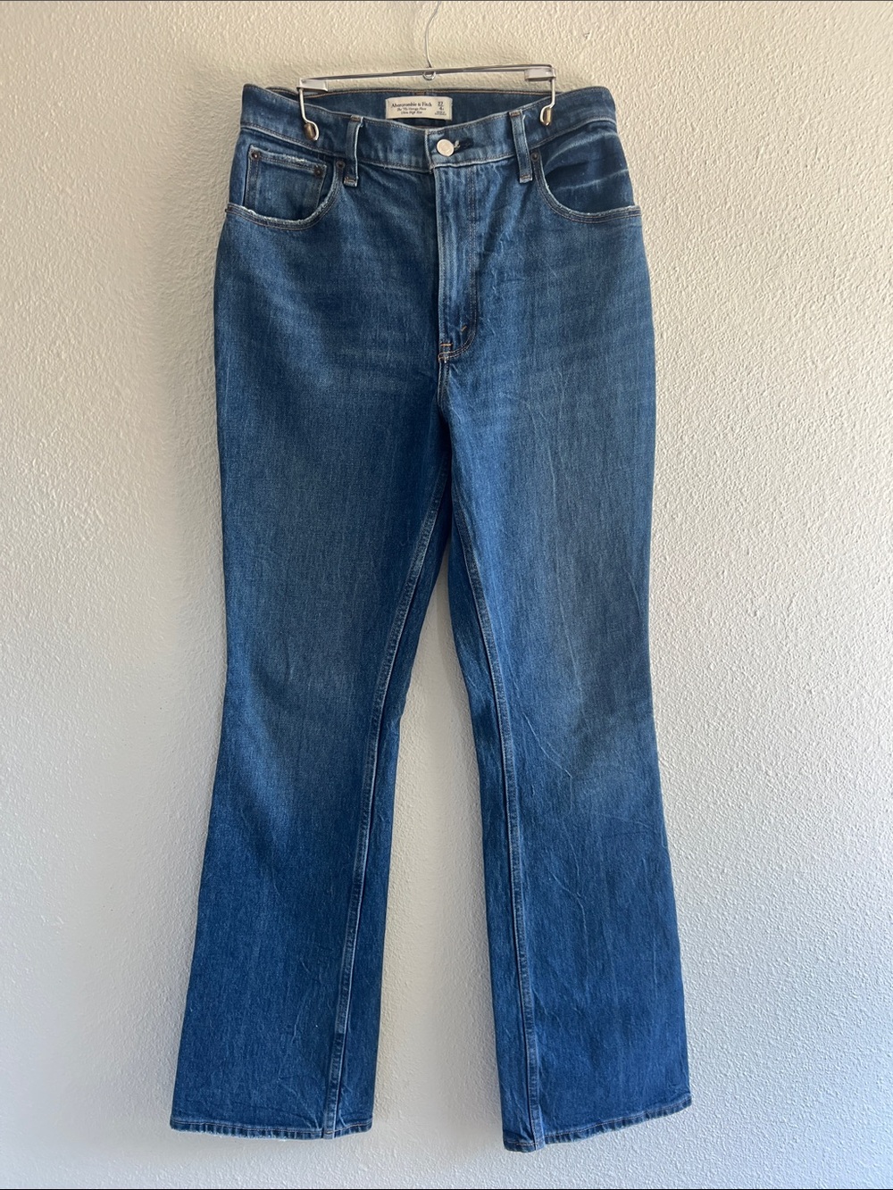 Abercrombie & Fitch The 70s vintage flare ultra high rise jeans, size 27/4